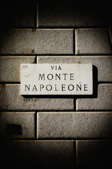 via Monte Napoleone sign