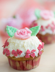 wedding cupcake