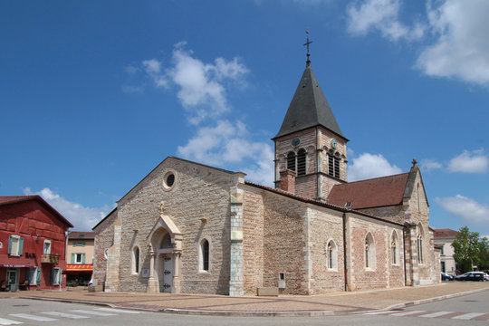 Place et &eacute;glise de Villard-les-Dombes