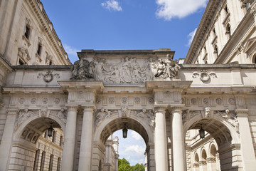 Obraz premium London, UK - Downing street offices, entrance gate