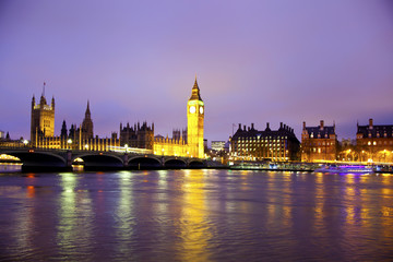 Fototapeta na wymiar Night view of Big Ben and Houses of Parliament, London UK