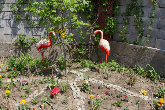 designer lawn flamingo