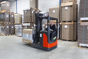 Reach Truck driving © corepics
