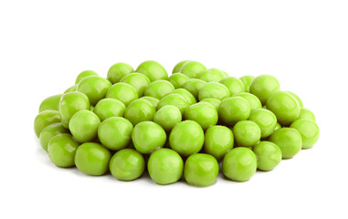 Green peas isolated.