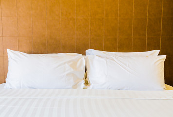 Bed pillow