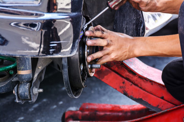 Replacing brakes vehicle