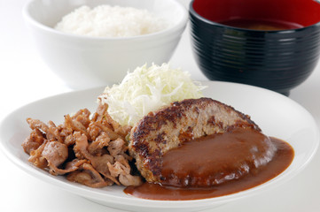 ハンバーグ　豚肉生姜焼き　定食