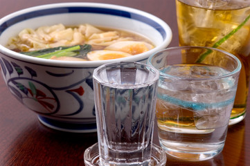 ワンタン麺　お酒　アルコール　ラーメン