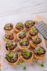 Champignons with puff pastry