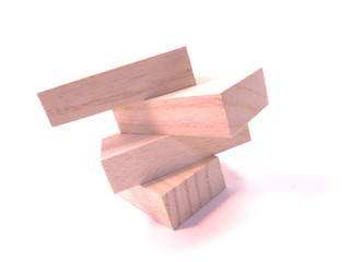 積み重ねた木片