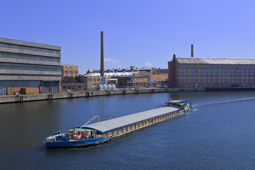 Berlin Schöneweide Industrie Binnenschifffahrt Spree Wassertransport Wassertrasse, spreeknie,...