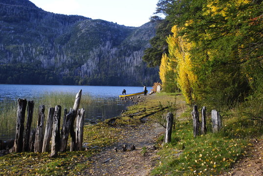 Atardecer de oto&ntilde;o en el lago Los Moscos, Bariloche, Patagonia
