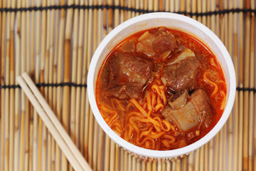 Instant noodle Spicy rib pork