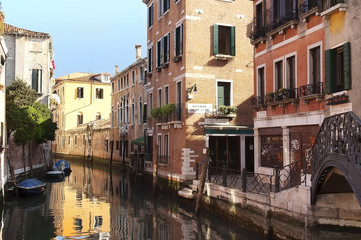 Fototapeta na wymiar picturesque cityscape of Venice