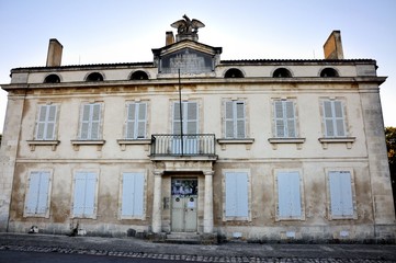 Fototapeta na wymiar Ile D Muzeum Napoleona pierzeję AIX