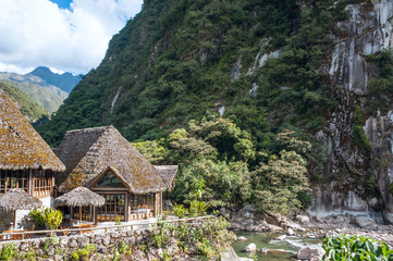 Fototapeta na wymiar Aguas Calientes, miasto u podnóża świętej Machu Picchu