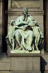 Statua del basamento di Deák Ferenc, Budapest.