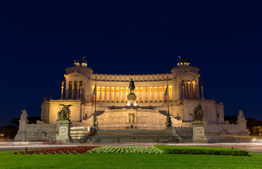 Fototapeta premium Altare della Patria by night - Rome, Italy