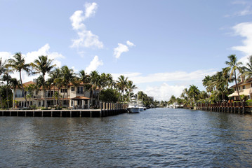 Fototapeta na wymiar Canal in Fort Lauderdale Florida USA