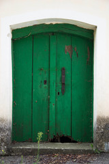 Obraz na płótnie Canvas old green door