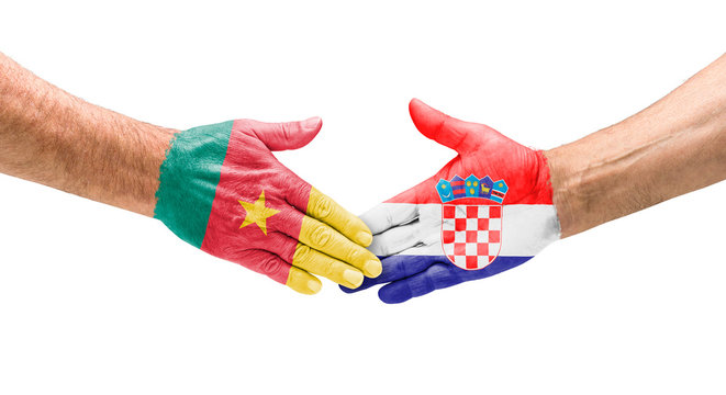 Handshake Kamerun und Kroatien