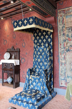 Tr&ocirc;ne : ch&acirc;teau de Blois