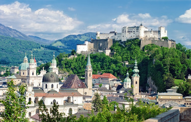 Naklejka premium Twierdza Hohensalzburg w Salzburgu. Austria