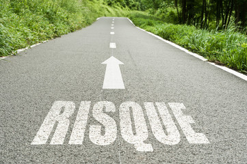 concept route de campagne - risque
