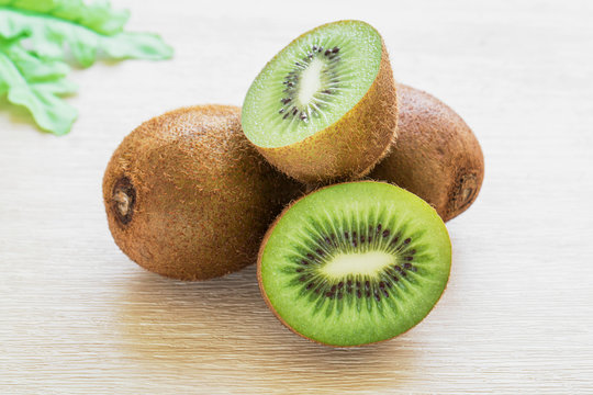 Fresh kiwi fruit on table