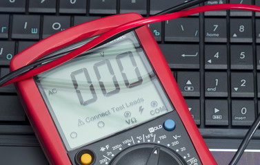 multimeter on the laptop