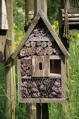 Insektenhotel im Garten