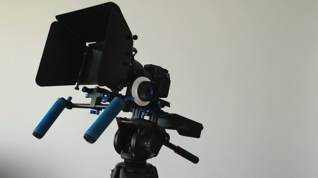 professional camera (rig)
