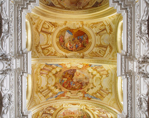 Fototapeta na wymiar Malowanie sufitu w opactwie św Floriana