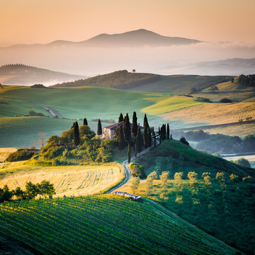 Mattino in Toscana, paesaggio e colline