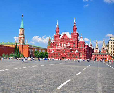 Как выглядит красная площадь в москве