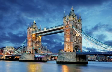Papier Peint photo autocollant Londres Tower Bridge à Londres, Royaume-Uni, de nuit