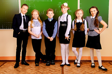 Fototapeta premium pupils at school