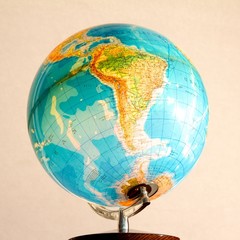 Illuminated globe 1