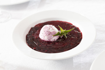 ice cream with sauce