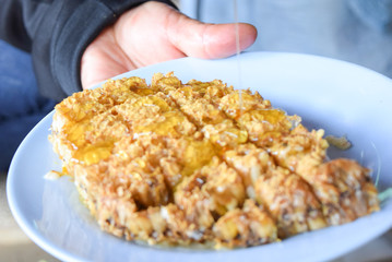 honey making in honeycombs
