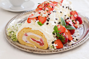 Strawberry cream cake