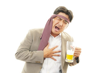 ビールを飲みすぎたサラリーマン