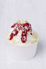 Frozen Joghurt Erdbeerpüree