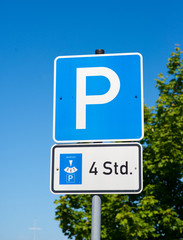 Parkplatz, Schild