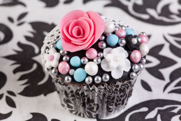 wedding cupcake