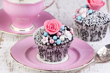 cupcakes with tea cup