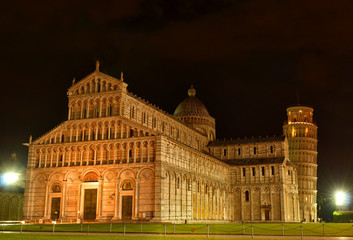 Fototapeta na wymiar Piazza Del Duomo at Night