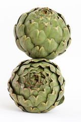 Obraz premium Artichauts sur fond blanc