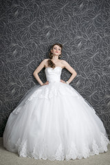 Fototapeta premium Beautiful woman in white wedding dress
