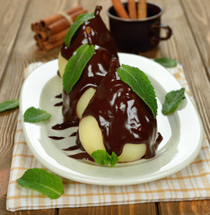 Pears with chocolate sauce